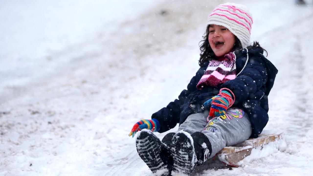 Türkiye Şaşkın! Mayıs Ayında Kar Sürprizi: Okullar Tatil, Yollar Kapandı!