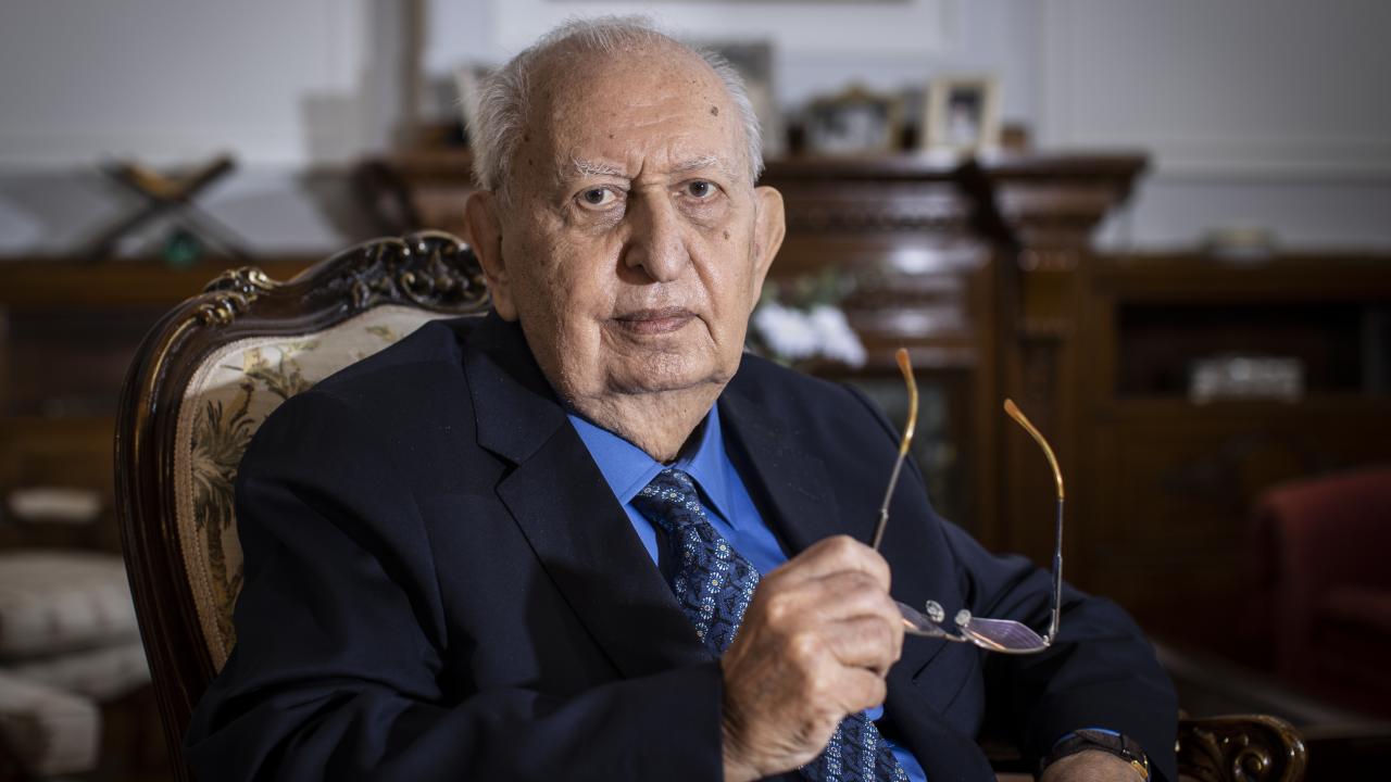 Türkiye Siyasette Acı Kayıp! Eski TBMM Başkanı Hüsamettin Cindoruk Vefat Etti