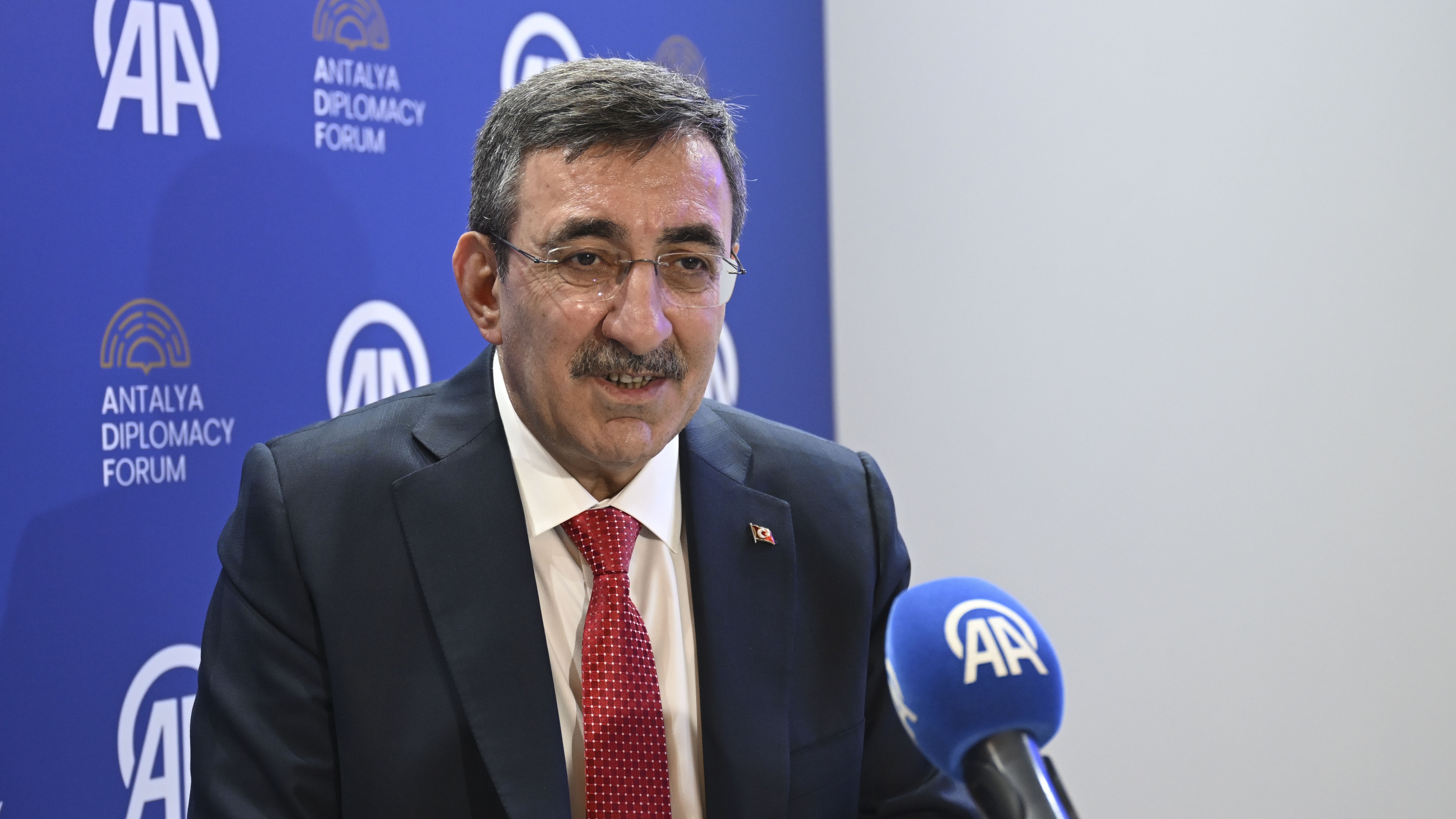 Türkiye'den Diplomasi Şovu! Cumhurbaşkanı Yardımcısı Yılmaz'dan Tarihi Açıklama