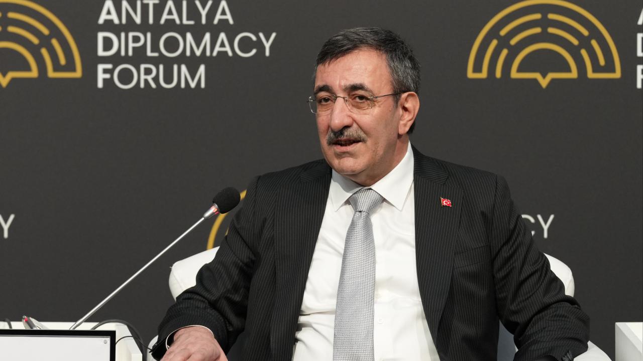 Türkiye'den Kritik Hamle! Cumhurbaşkanı Yardımcısı Yılmaz'dan Dünyaya Barış Çağrısı