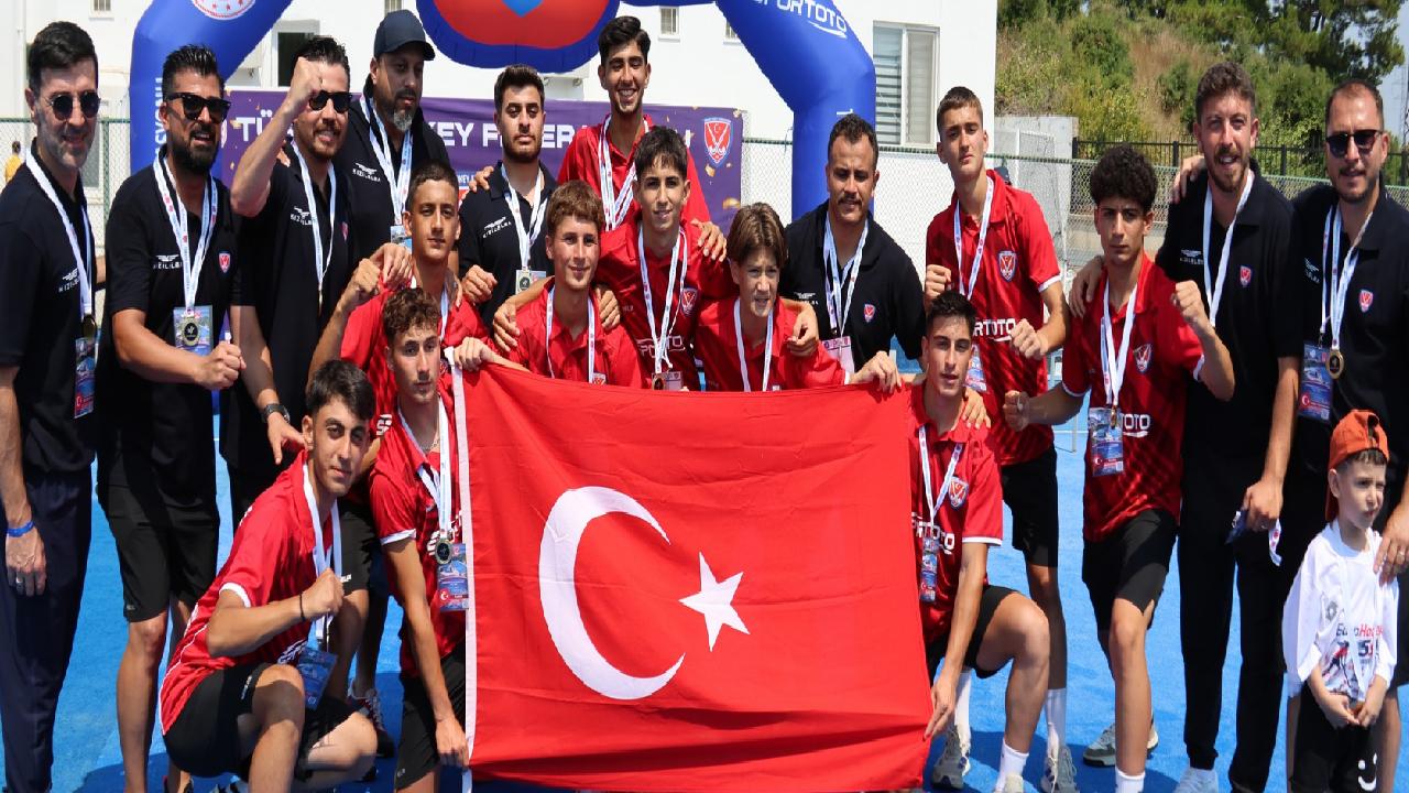 U16 Erkek Hokey Milli Takımı Avrupa Şampiyonu Oldu