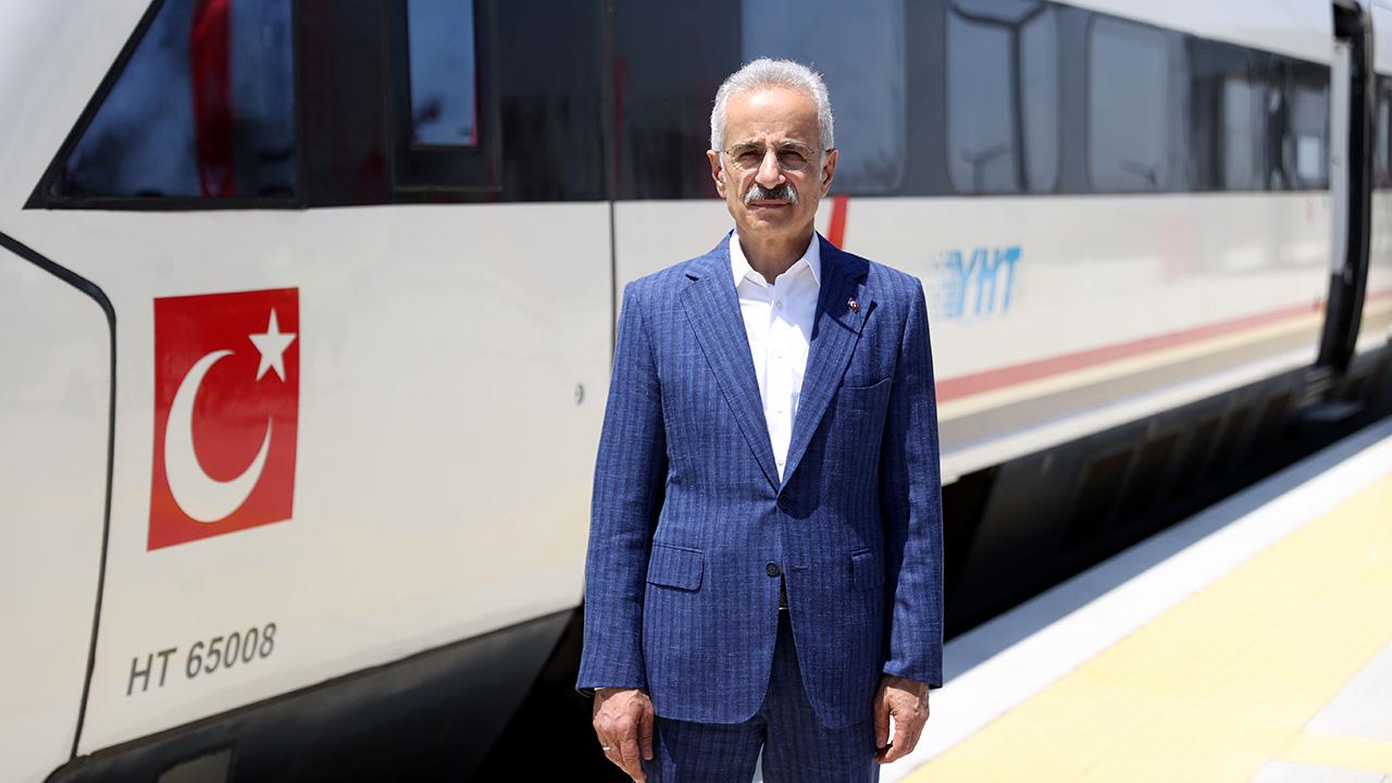 Ulaştırma Bakanı Uraloğlu: 2053 Hedefiyle Türkiye Hızlı Tren Ağıyla Örülecek
