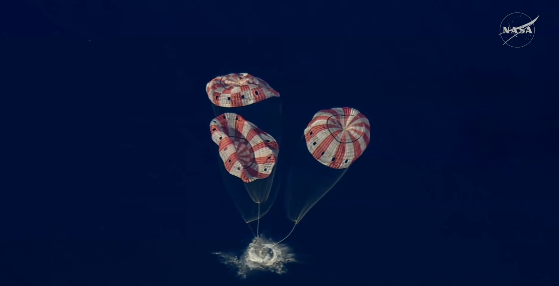 Uzay Çağı Başladı! Astronotlar Ay'dan Döndü, Dünya Nefesini Tuttu!