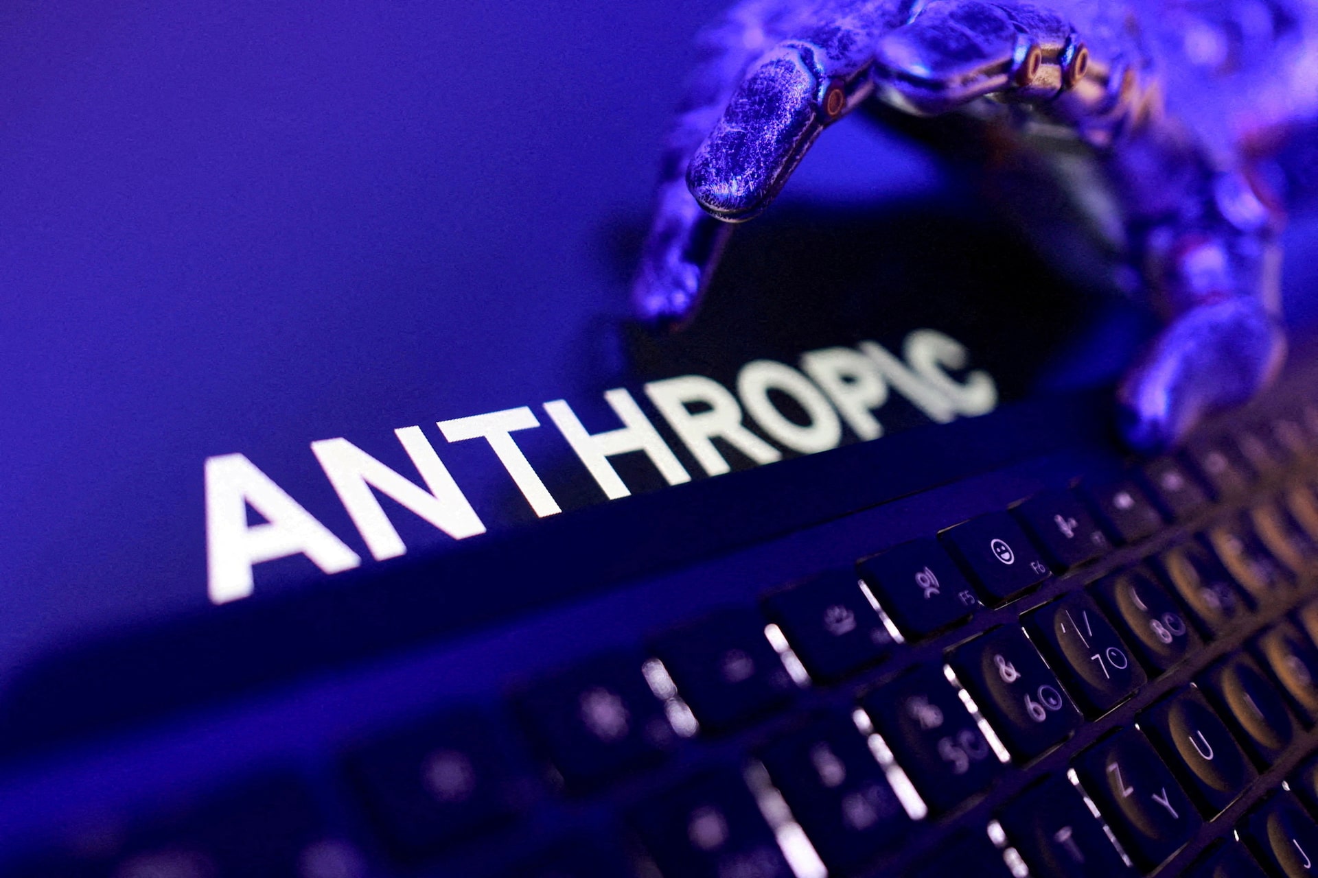 Yapay Zeka Dünyasında Açık Kaynak Tartışması: Anthropic CEO'sundan Kritik Açıklama