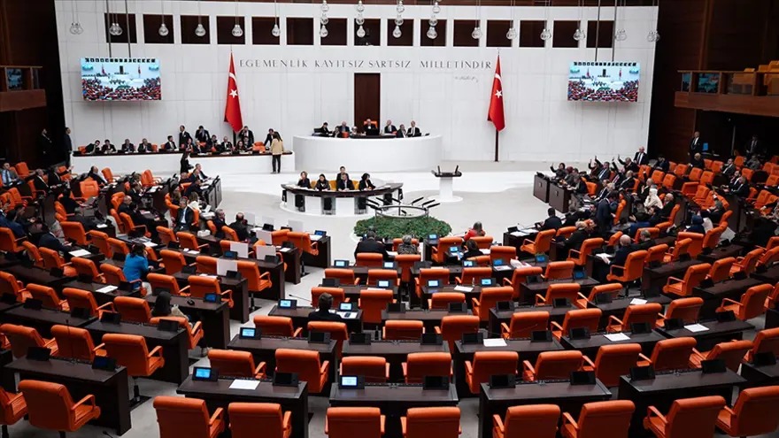 Yeni Süreç Yasası Komisyondan Geçti: Gözler Genel Kurul'da