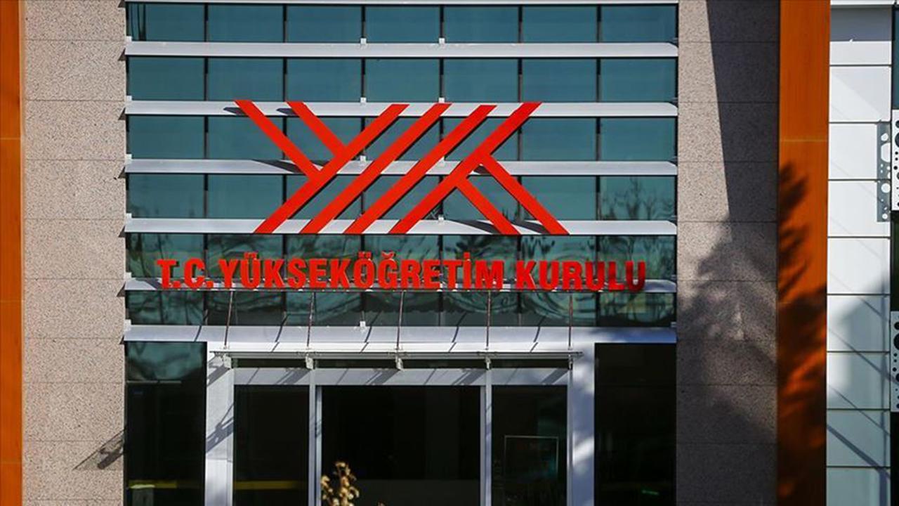 YÖK'ten Vakıf Üniversitelerine Ücret Sınırı: Artış Oranı %25 ile Sınırlandırıldı