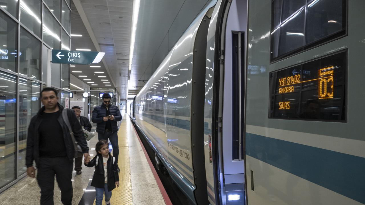 Yüksek Hızlı Trenlerde 114 Milyon Yolcu Barajı Aşıldı